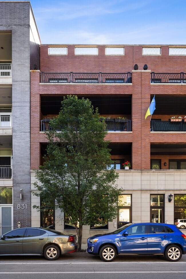 property at 829 N California Ave