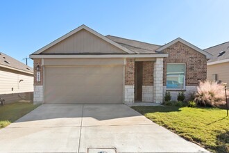 7002 Pail Pl in San Antonio, TX - Foto de edificio - Building Photo