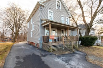 26 W Cedar St in Poughkeepsie, NY - Building Photo - Building Photo