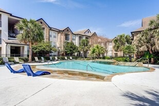 The Flats at Veranda Ridge in Texas City, TX - Building Photo