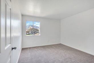 Windscape Village Apartments in Banning, CA - Building Photo - Interior Photo