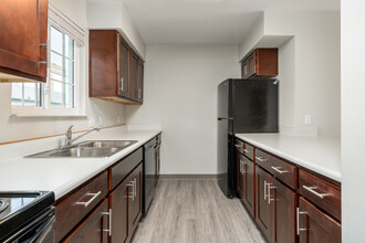 Winchester Lakes Apartments in Canal Winchester, OH - Building Photo - Interior Photo