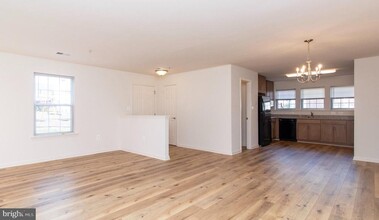 4160 Crab Apple Ct in Hillcrest Heights, MD - Building Photo - Building Photo