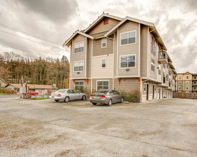 Hooge House in Bellingham, WA - Foto de edificio - Building Photo