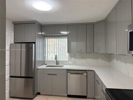 8550 SW 109th Ave in Miami, FL - Building Photo