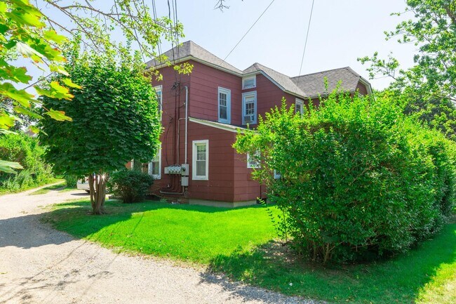 17 S Pk Ave in Bay Shore, NY - Building Photo - Building Photo