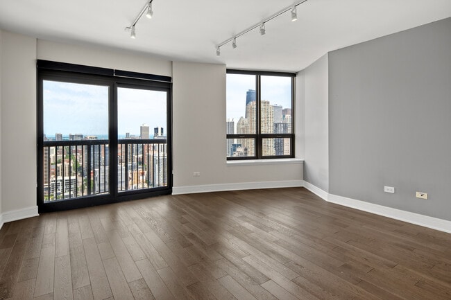 property at 400 N La Salle Dr