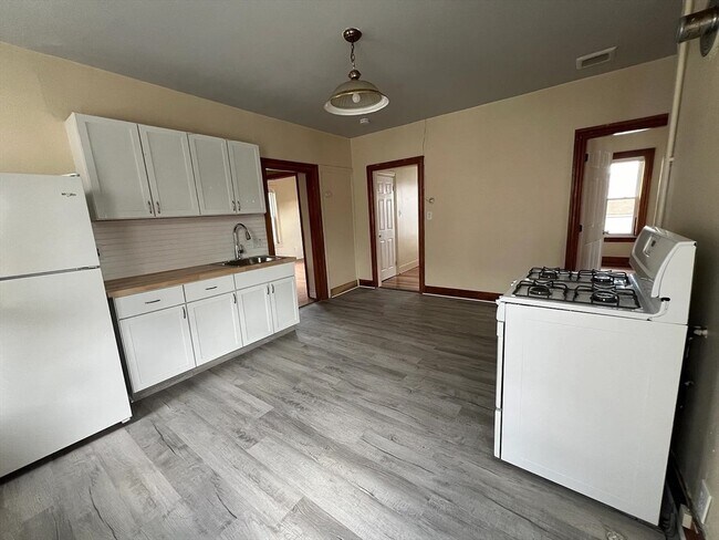 177 Washington St in Worcester, MA - Building Photo - Building Photo