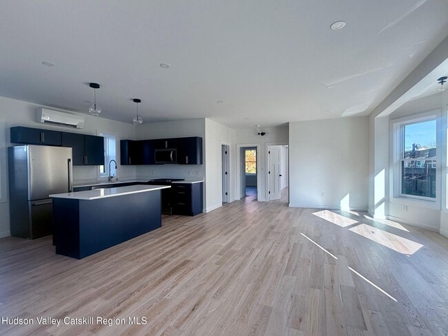 1 Main St in Kingston, NY - Building Photo - Building Photo