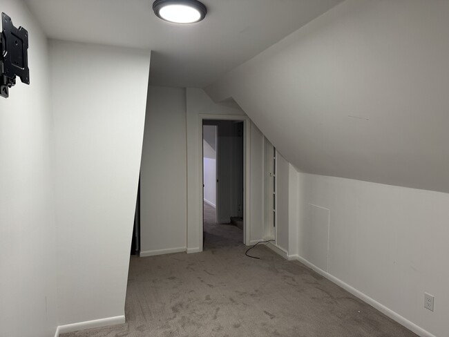 520 Saratoga Rd, Unit 2nd floor in Schenectady, NY - Building Photo - Building Photo