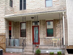 1807 Sarah St, Unit 1 in Pittsburgh, PA - Building Photo - Building Photo