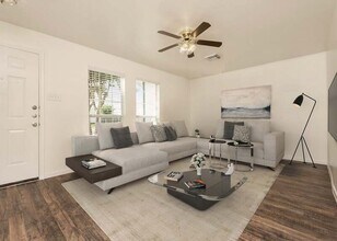 2130 St Lucia Calle in Dickinson, TX - Building Photo - Building Photo