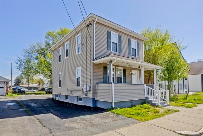 33 Baldwin St in West Springfield, MA - Building Photo - Building Photo
