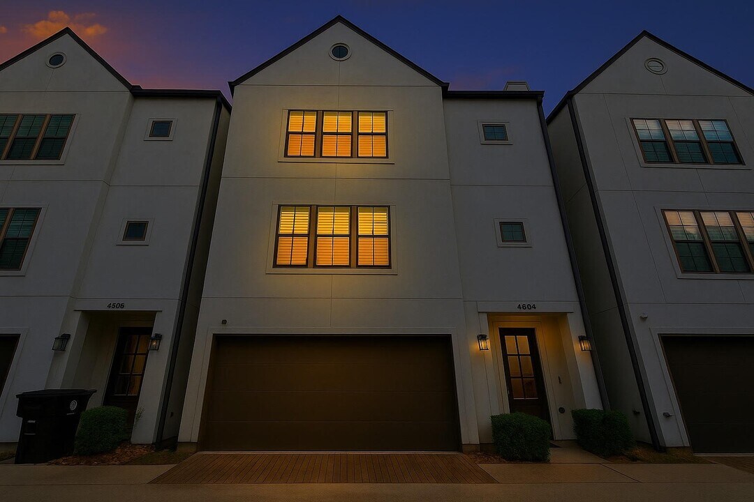 4604 Chartres St in Houston, TX - Building Photo