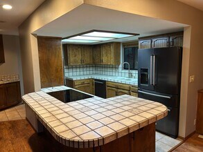 6367 Woodman Dr in Oroville, CA - Building Photo - Building Photo