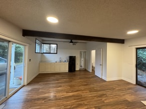 2339 W Stewart Ave in Puyallup, WA - Building Photo - Building Photo