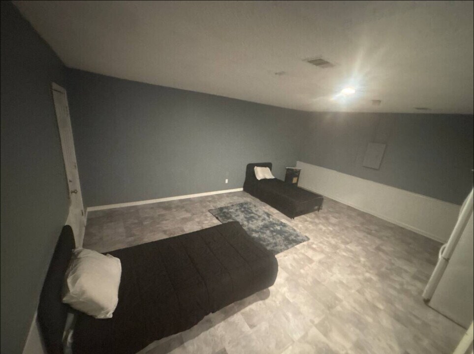 4989 Thompson Mill Rd, Unit Studio Suite in Stonecrest, GA - Building Photo