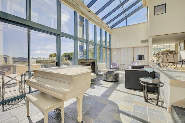 319 Tappan Terrace in Orinda, CA - Building Photo - Building Photo