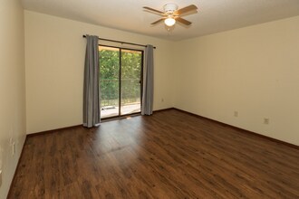 4133 NE Stallings Dr in Nacogdoches, TX - Building Photo - Building Photo
