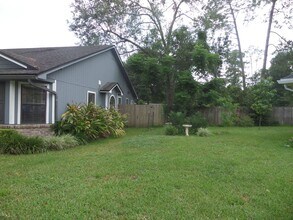 386 Hickory Hollow Dr N in Jacksonville, FL - Building Photo - Building Photo