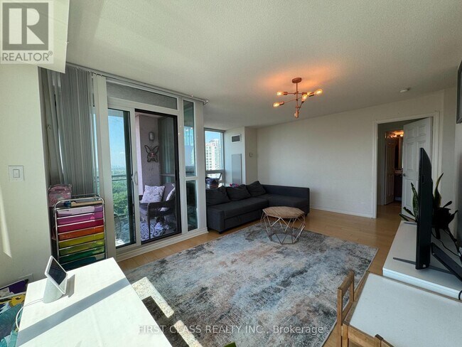 88-2588 Grangeway Ave in Toronto, ON - Building Photo - Building Photo