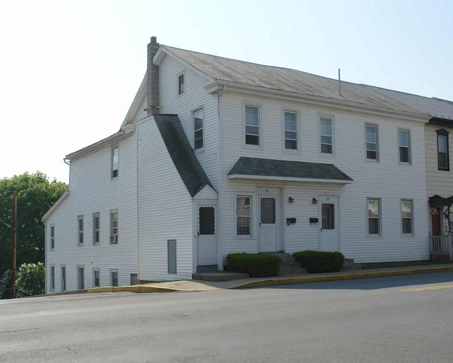 201-203 S Market St in Selinsgrove, PA - Foto de edificio