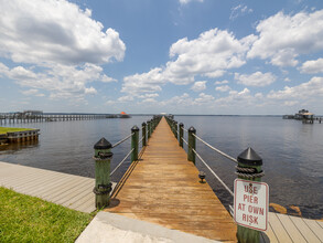 Six Thousand on the River in Jacksonville, FL - Building Photo - Building Photo