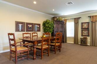 Kensington Place Apartments in Houston, TX - Building Photo - Building Photo