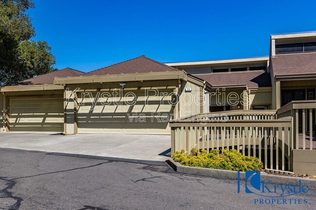 20 Knoll Dr in Fairfield, CA - Building Photo - Building Photo