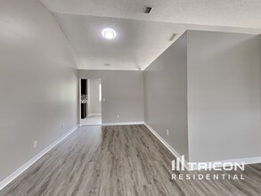 589 Robert Livingston St in Orange Park, FL - Building Photo - Building Photo
