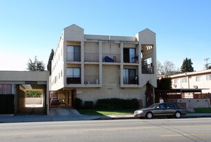 14124 Victory Blvd Apartments