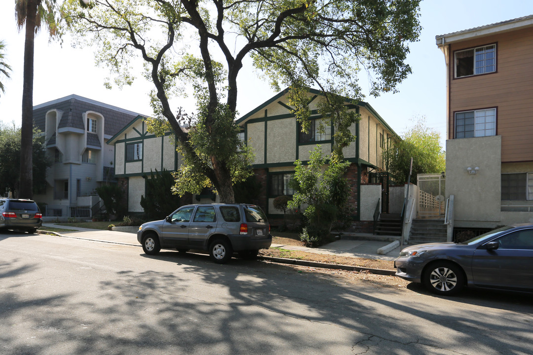 446-448 Myrtle St in Glendale, CA - Building Photo