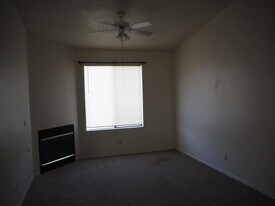 4256 Sabana Loop SE in Rio Rancho, NM - Building Photo