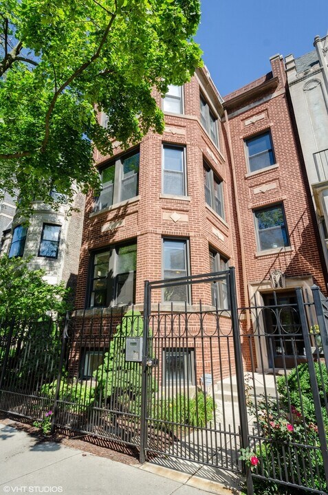 510 W Oakdale Ave in Chicago, IL - Building Photo