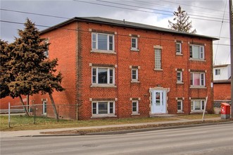 1454 Barton St E in Hamilton, ON - Building Photo - Building Photo