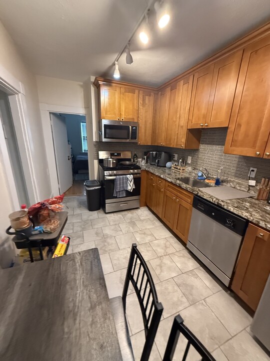 70 Gore St, Unit 1 in Cambridge, MA - Foto de edificio