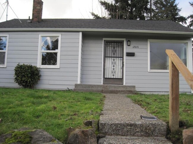 12031 71st Ave S in Seattle, WA - Building Photo - Building Photo