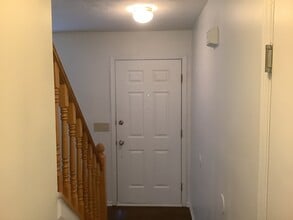 9503 Deer Track Rd in West Chester, OH - Foto de edificio - Building Photo
