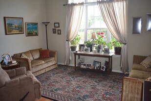 1007 RIVERS ARCH in Carrollton, VA - Building Photo