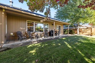 3248 Ford Dr in Medford, OR - Building Photo - Building Photo