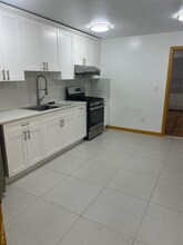 170-11 Lithonia Ave in Queens, NY - Foto de edificio - Building Photo