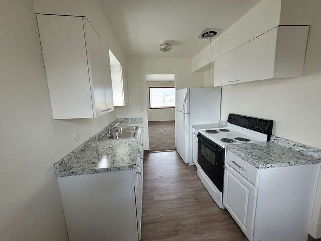 property at 1021-1023 Lowry St
