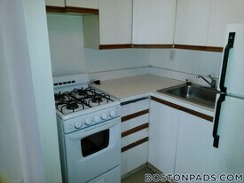 153 Brighton Ave, Unit 15 in Boston, MA - Building Photo