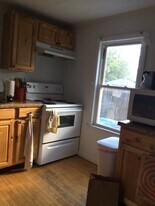 108 Hyde St, Unit B in Burlington, VT - Building Photo