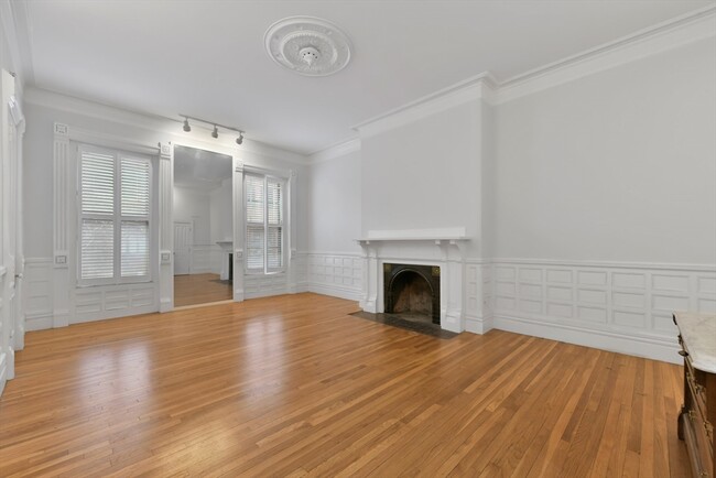 240 Marlborough St, Unit 4