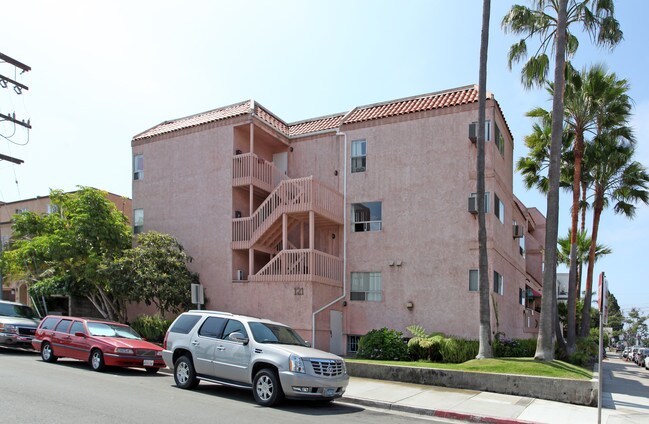 4131 Front St in San Diego, CA - Building Photo - Building Photo