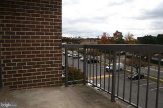9728 Kingsbridge Dr in Fairfax, VA - Building Photo - Building Photo