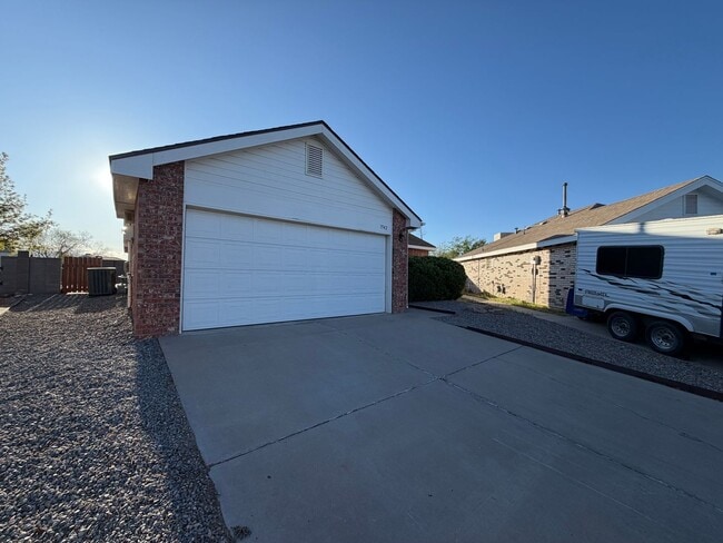 1942 Avondale Pl NW in Albuquerque, NM - Building Photo - Building Photo