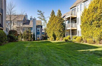 117 Longfield Ct in East Brunswick, NJ - Building Photo - Building Photo