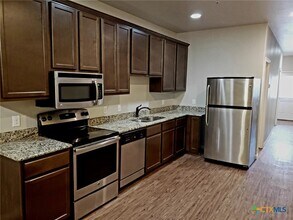 165 S Guadalupe St in San Marcos, TX - Building Photo - Building Photo